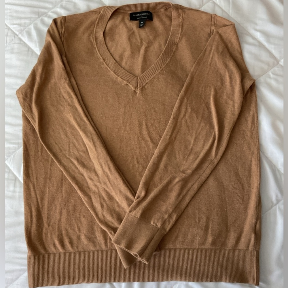 Banana Republic Forever Sweater. Size M.